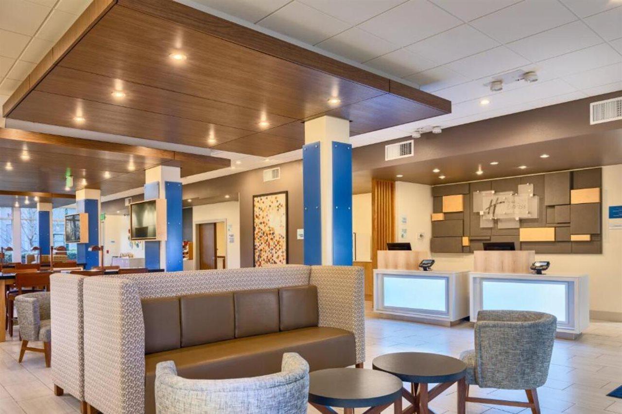 Holiday Inn Express & Suites Salem North - Keizer By Ihg Exterior foto